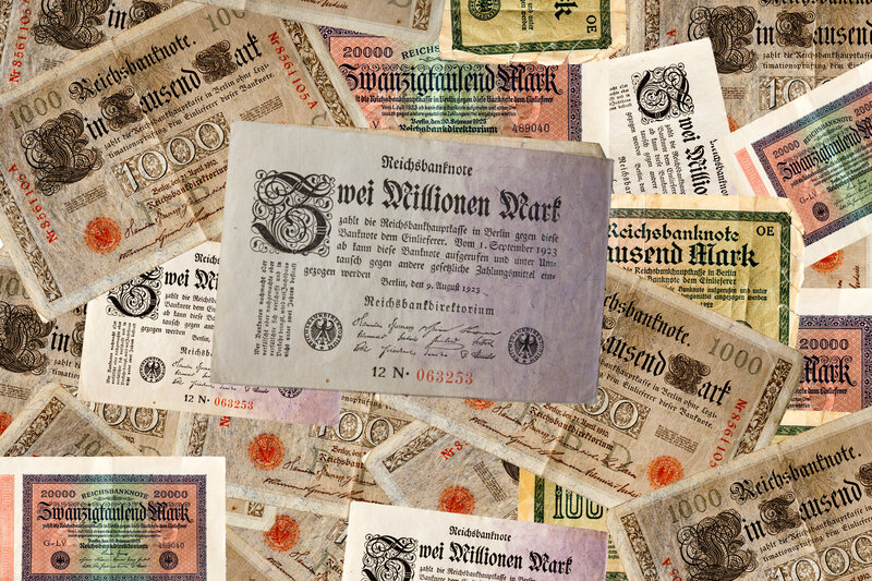 Reichsmark auf einem Haufen